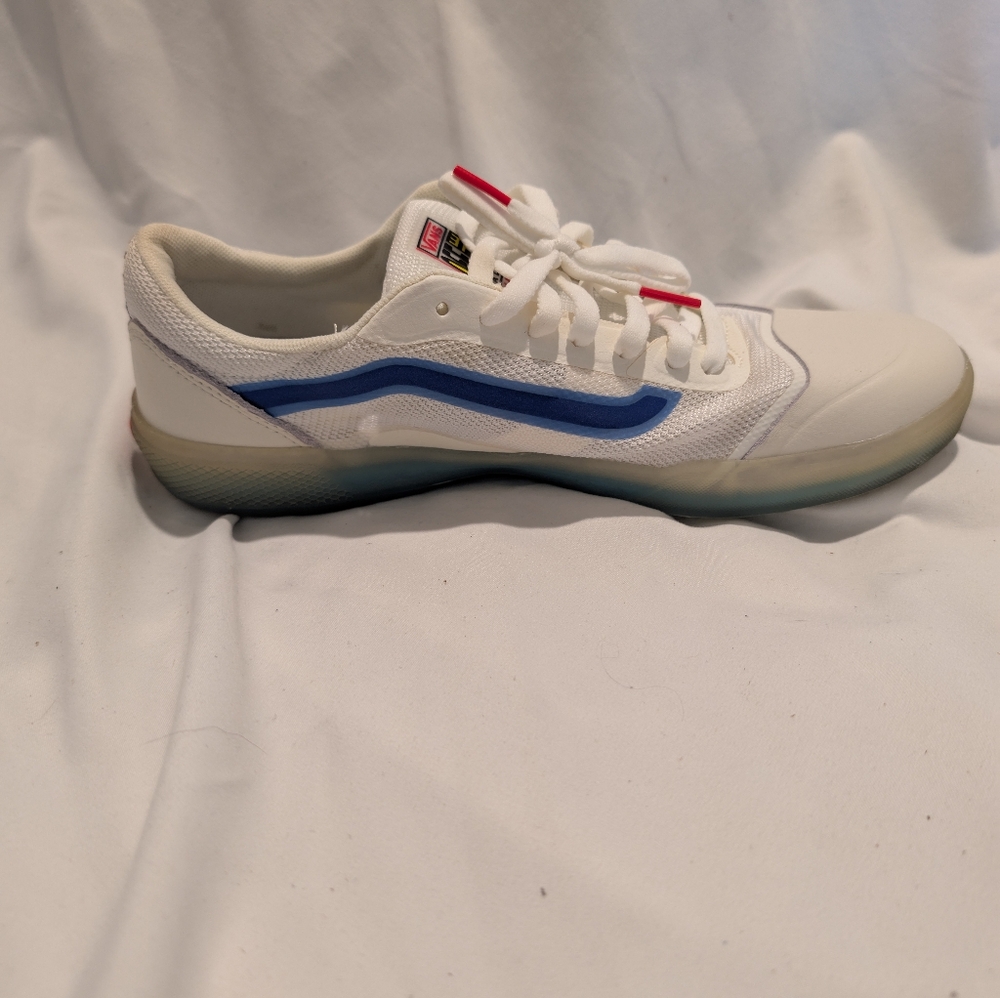 Vans AVE - Picture 5 of 10